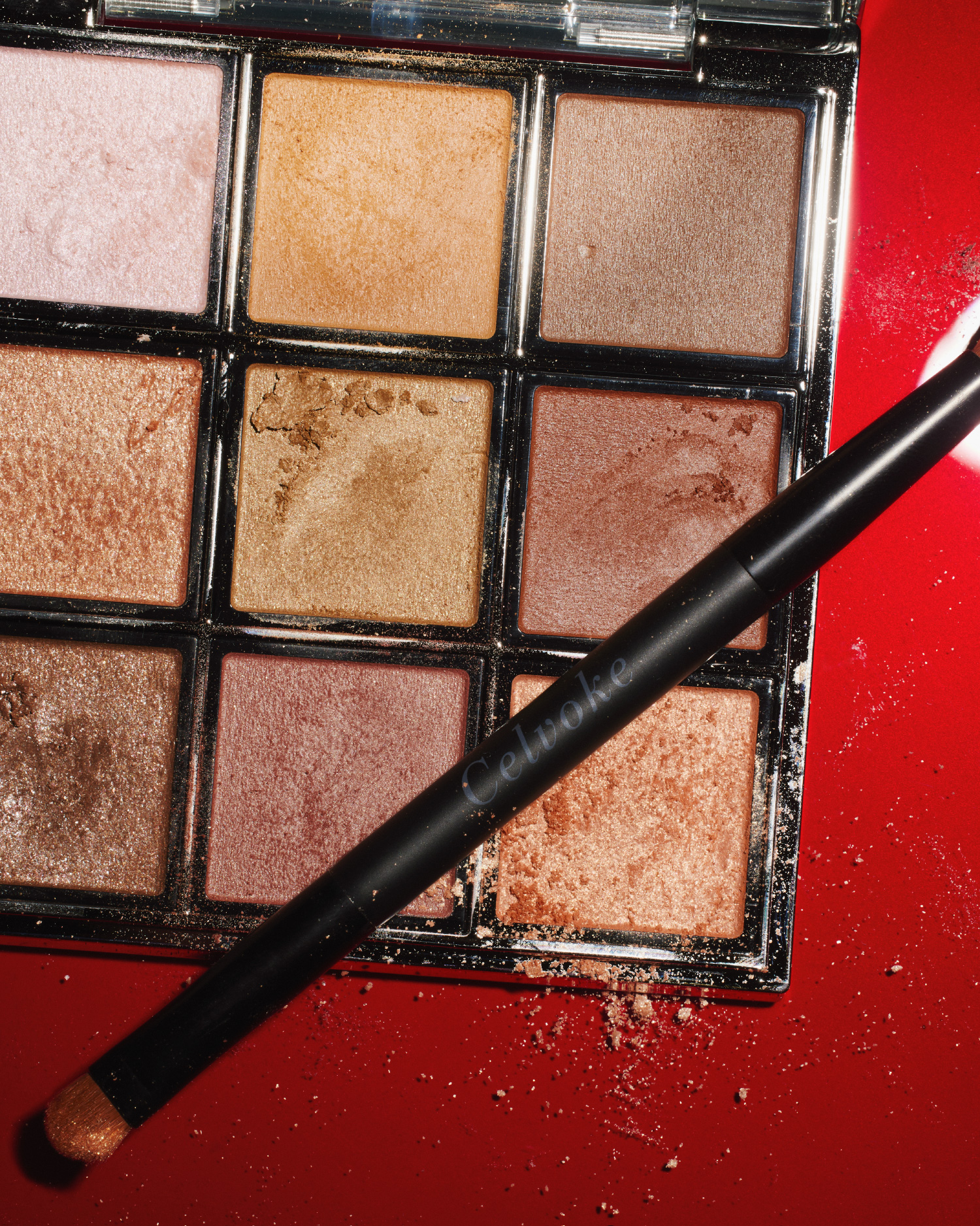 エクスプレッシヴ アイズ のビジュアル