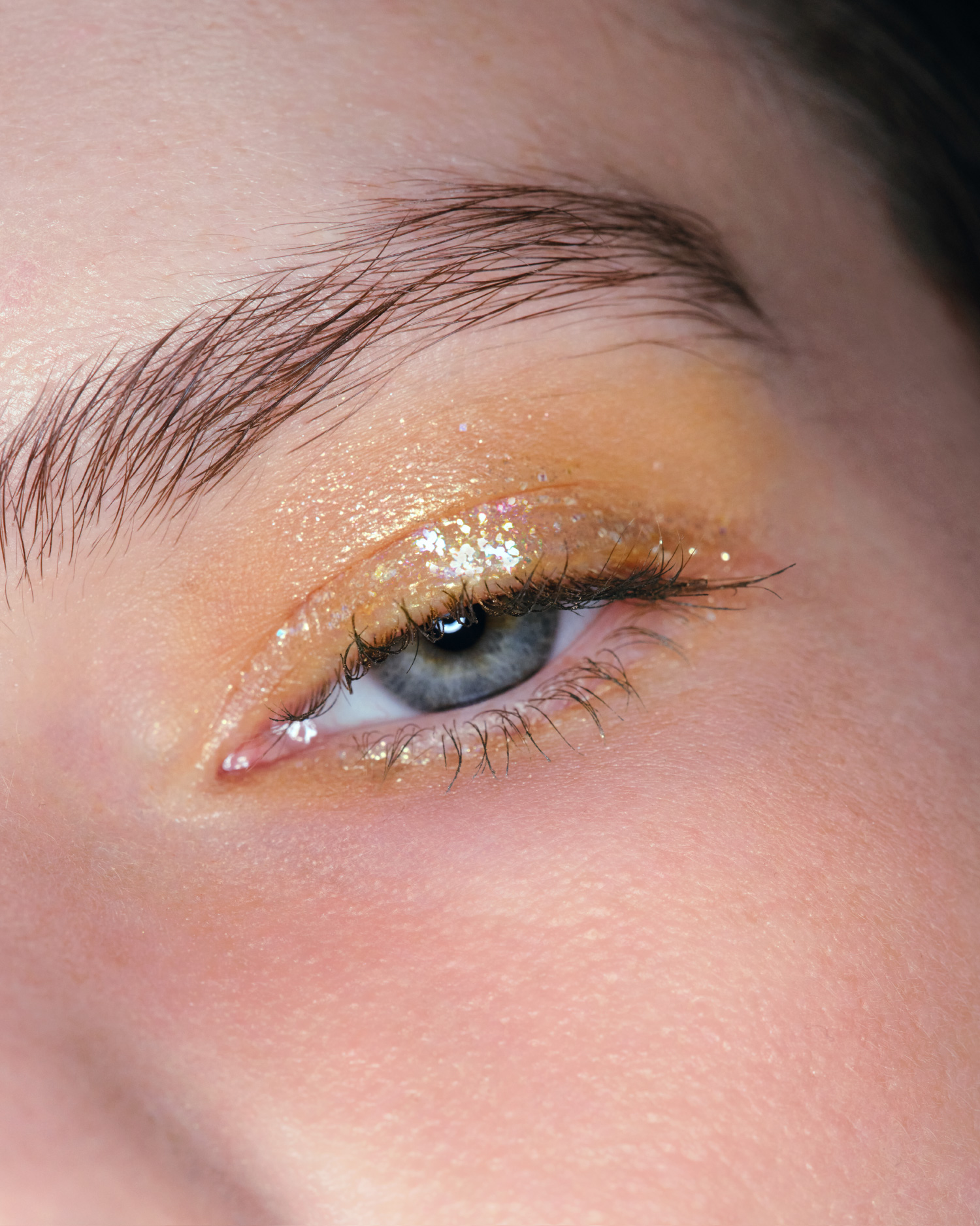 エクスプレッシヴ アイズ のビジュアル